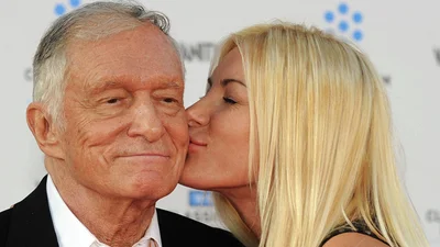 Основатель “Плейбоя” подарил жене шикарный дом