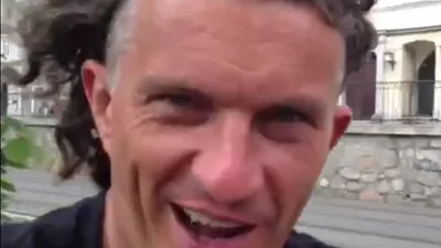 Кузьма Скрябін весело покатався на велосипеді