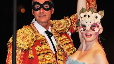 Осужденный дуэт Dolce & Gabbana устроил карнавал