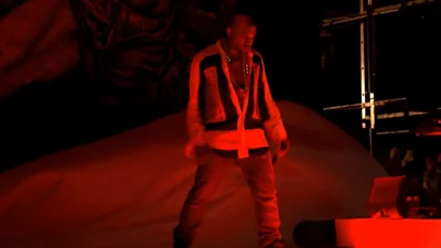 Kanye West вживую исполнил свой хит Stronger 
