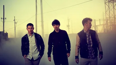 Поп-рокеры Jonas Brothers порадовали новым клипом