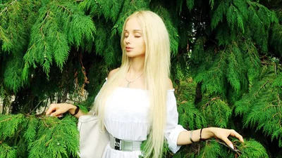 Українська Барбі шокує фотографіями з особистого життя