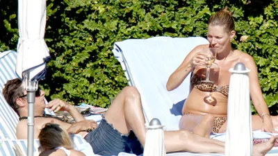 Кейт Мосс показала пузо и целлюлит