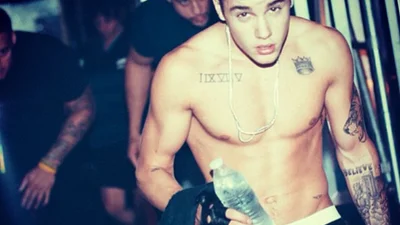 Звезды все чаще оголяются в социальных сетях