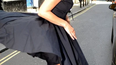 Кейт Мосс подвело платье на презентации именных аксессуаров 