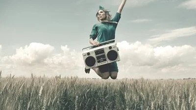 Музыкальные новинки на Люкс ФМ