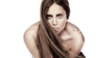 Lady Gaga продолжает раздеваться для рекламы альбома