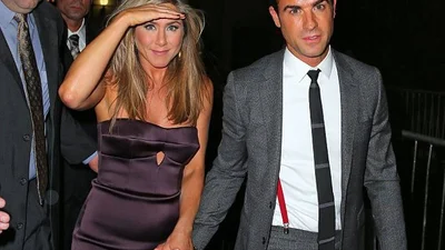 Дженнифер Энистон подвел собственный визажист