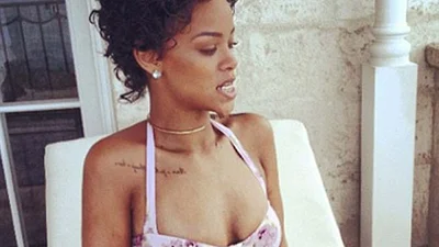 Рианна вставила себе золотые зубы