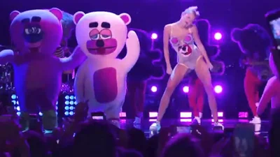 Miley Cyrus порвала премию VMA's 2013 своим выступлением