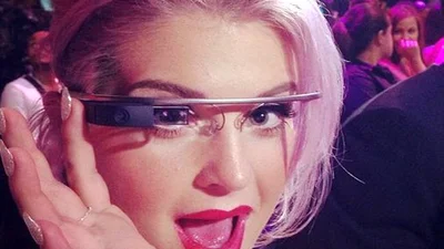 Келли Осборн похвасталась очками-гаджетом Google Glass