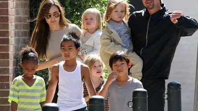Анджелина Джоли вывела в свет сразу всех своих детей