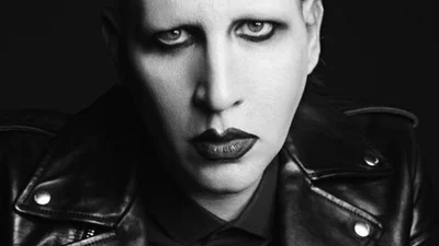 Ив Сен Лоран добавил рока в свою новую коллекцию