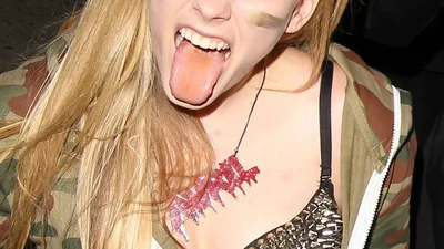 Аврил Лавин скрывает свою беременность