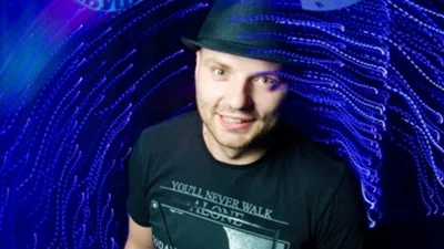 Что слушает ведущий Люкс ФМ Слава Демин