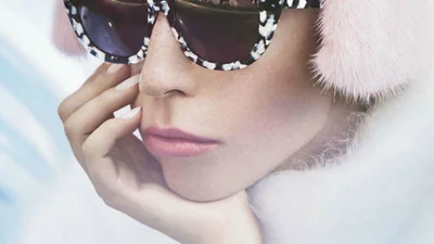 Нежная Lady GaGa в фотосессии для Elle