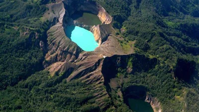 Мистический вулкан Келимуту