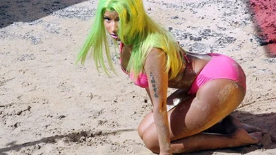 Нікі Мінаж відкрила секрет великої попи