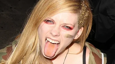 Премьера клипа! Avril Lavigne - Let Me Go 