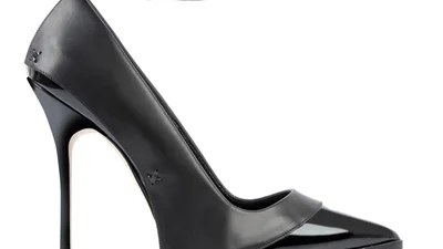 Маноло Бланик создал туфли с Викторией Бэкхем
