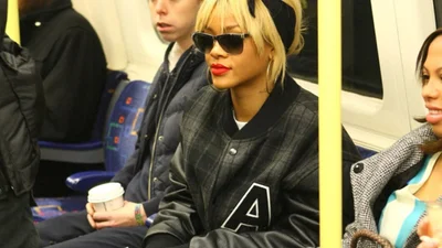 Зірки, які не соромляться їздити в метро