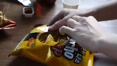 Быстрый способ красиво открыть чипсы