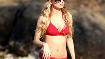 Зірки, які носять бікіні навіть восени