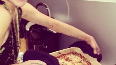 Звезды в Twitter: Линдсей Лохан готовит вкусняшки