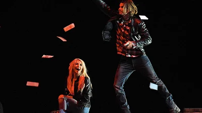 За кадром: с кем целуется Бритни Спирс