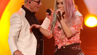 Pitbull и Ke$ha показали свои достоинства на АМА 2013