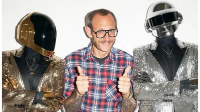 Терри Ричардсон снял шлемы с группы Daft Punk