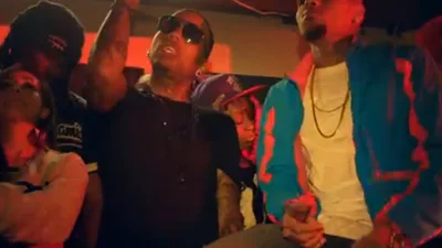 Chris Brown покурил травку в клипе Show Me