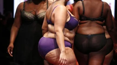 В Париже прошла Неделя моды для толстушек