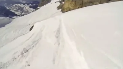 Самый невероятный спуск на лыжах сняли на камеру