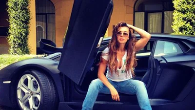 Анна Седокова меняет машины, как мужчин