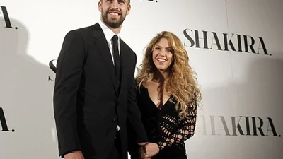 Секс-бомба Шакира с возлюбленным презентовала альбом