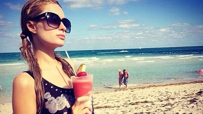 Пэрис Хилтон устроила себе райский отпуск в Майами