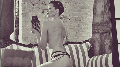 Даша Астафьева оголила грудь в Instagram