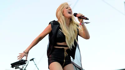 Ellie Goulding спела I Need Your Love на фестивале Coachella