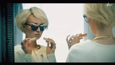 Прекрасна Поліна Гагаріна порадувала новим кліпом