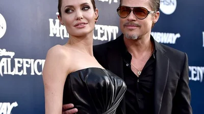 Анджелина Джоли и Брэд Питт переживают за Украину