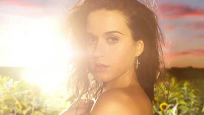 Кэти Перри украсила обложку Cosmopolitan