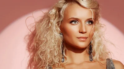 Поліна Гагаріна відкрила таємницю нового синглу