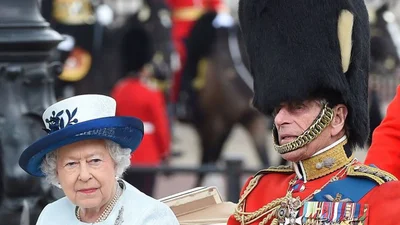 В честь королевы Елизаветы II устроили грандиозный парад