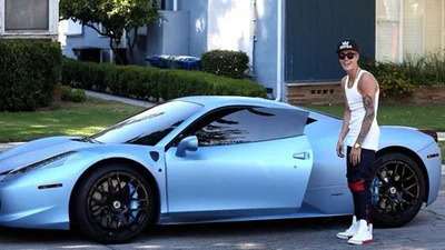 Богатая жизнь: Звезды и их автомобили