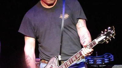 Джонни Депп сыграл на гитаре в Бостоне