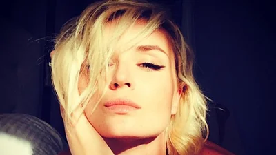 Поліна Гагаріна стала особистим вентилятором Лазарєва