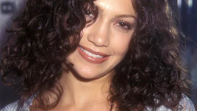 Как изменилось лицо Дженнифер Лопес за 20 лет