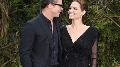 Брэд Питт показал свое обручальное кольцо