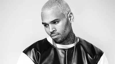 Chris Brown поет акапельно новую песню